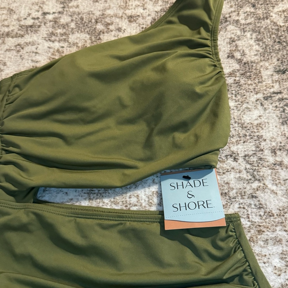 New With Tags Shade & Shore Medium Coverage One Shoulder Green Swimsuit